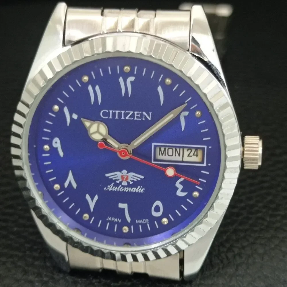 Vintage 1977 Citizen Automatic Mens Silver Watch W/daydate & Arabic accents